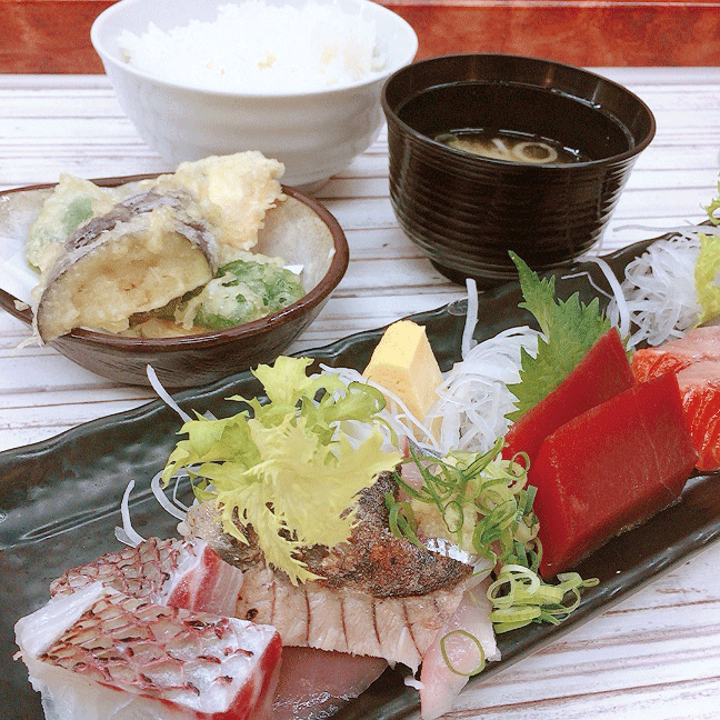 小田原市場直送・地魚を楽しめるお店